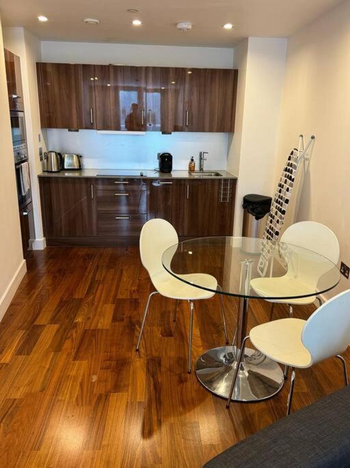 Modern Apt Cardiff City Centre - Prime Location Exterior foto